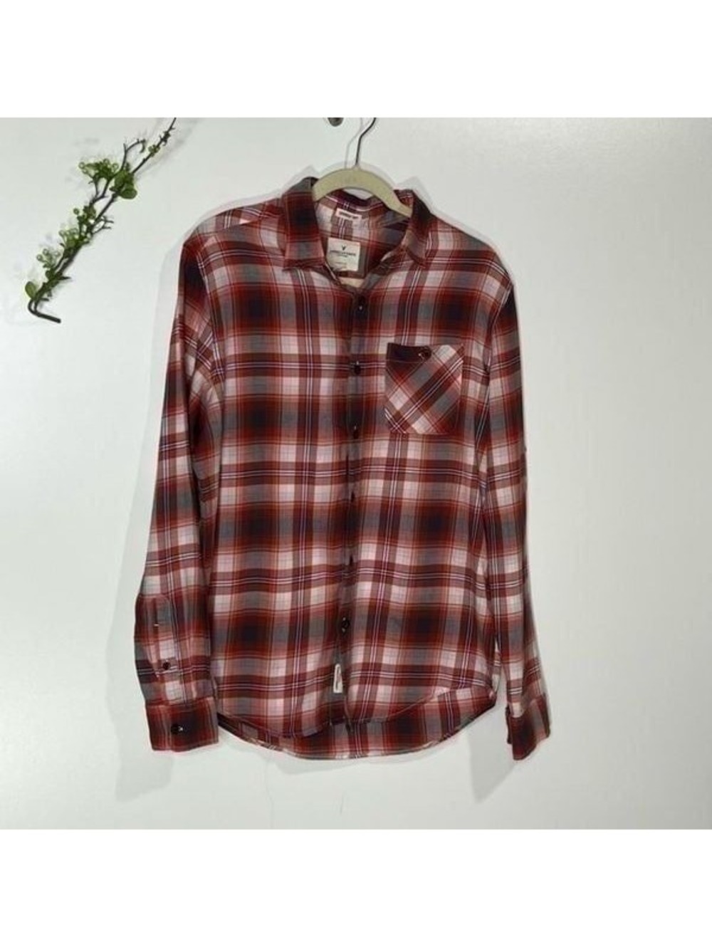American Eagle Outfitters Red Black Plaid Cotton Button Up Shirt Classic Fit